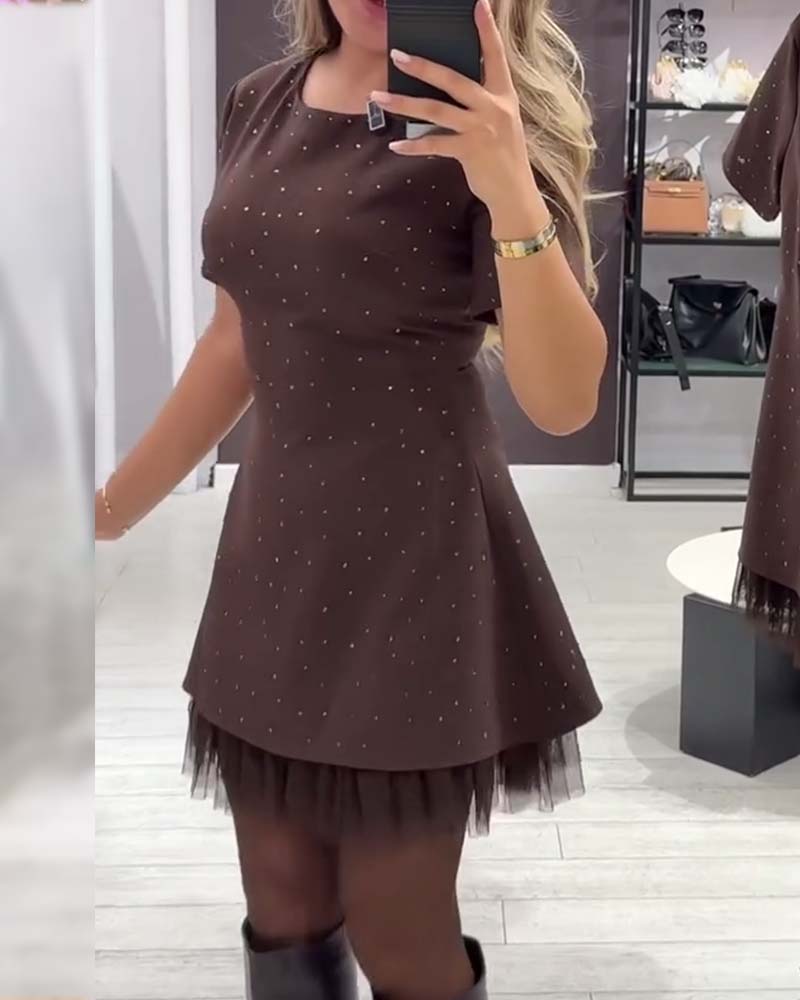 Camille™ – Mini-robe élégante au confort scintillant